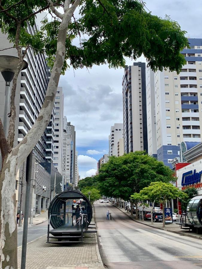 Encantador Suite: Vista Cidade e Cozinha Moderna no Bigorrilho Curitiba Exterior photo