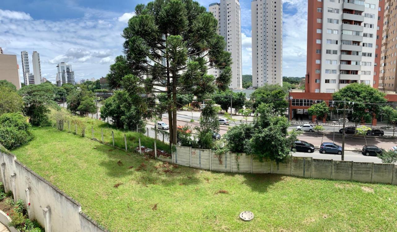 Encantador Suite: Vista Cidade e Cozinha Moderna no Bigorrilho Curitiba Exterior photo